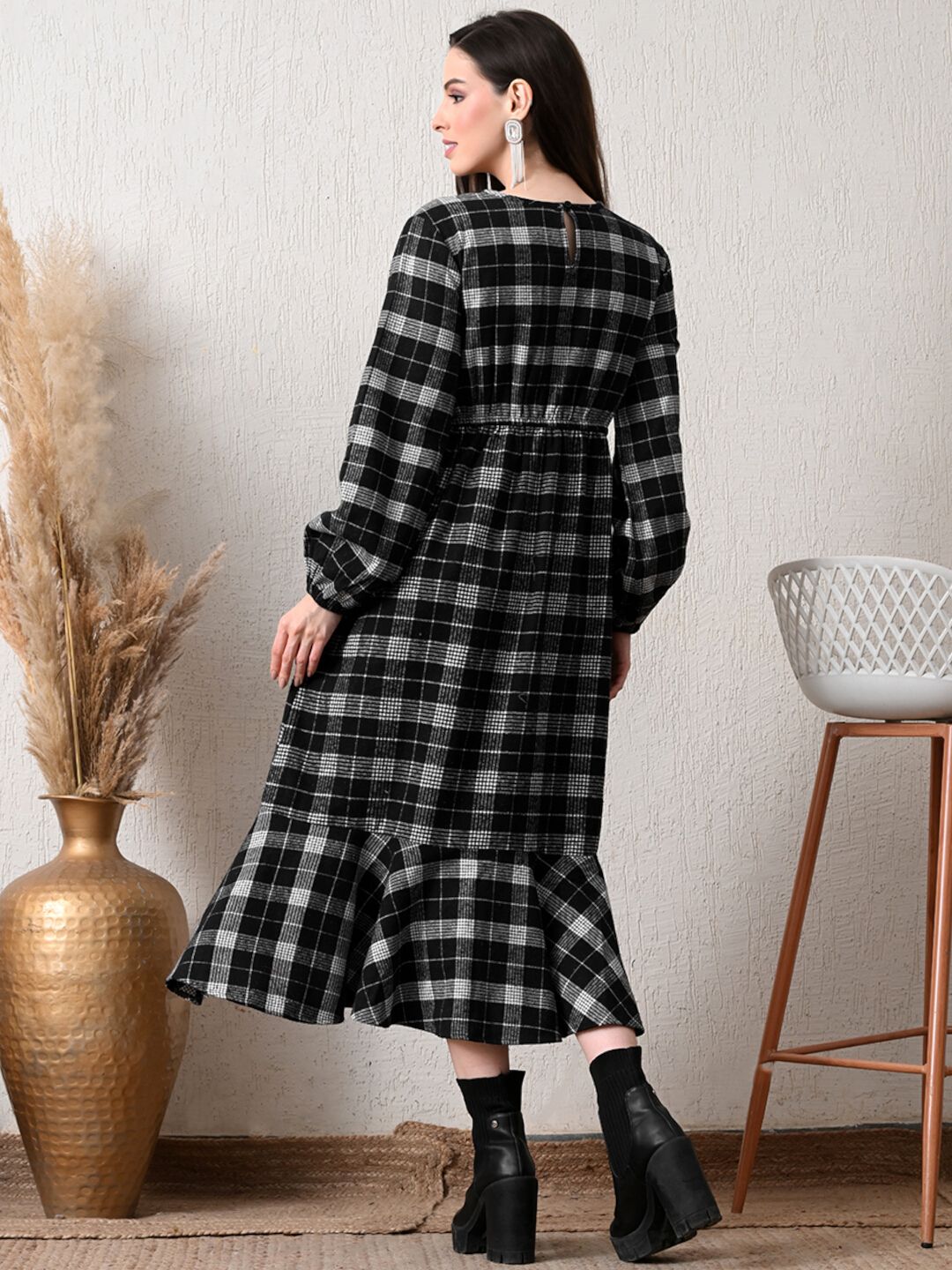 Pre-Winter Checked Balloon Sleeve Dress for Women
