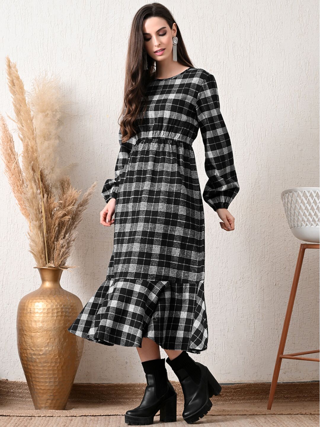 Pre-Winter Checked Balloon Sleeve Dress for Women