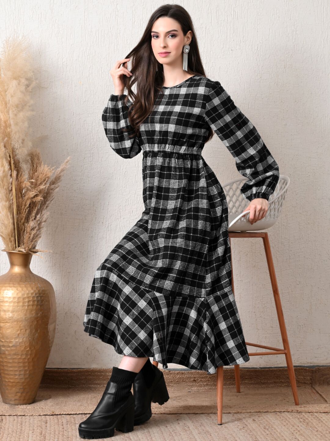 Pre-Winter Checked Balloon Sleeve Dress for Women