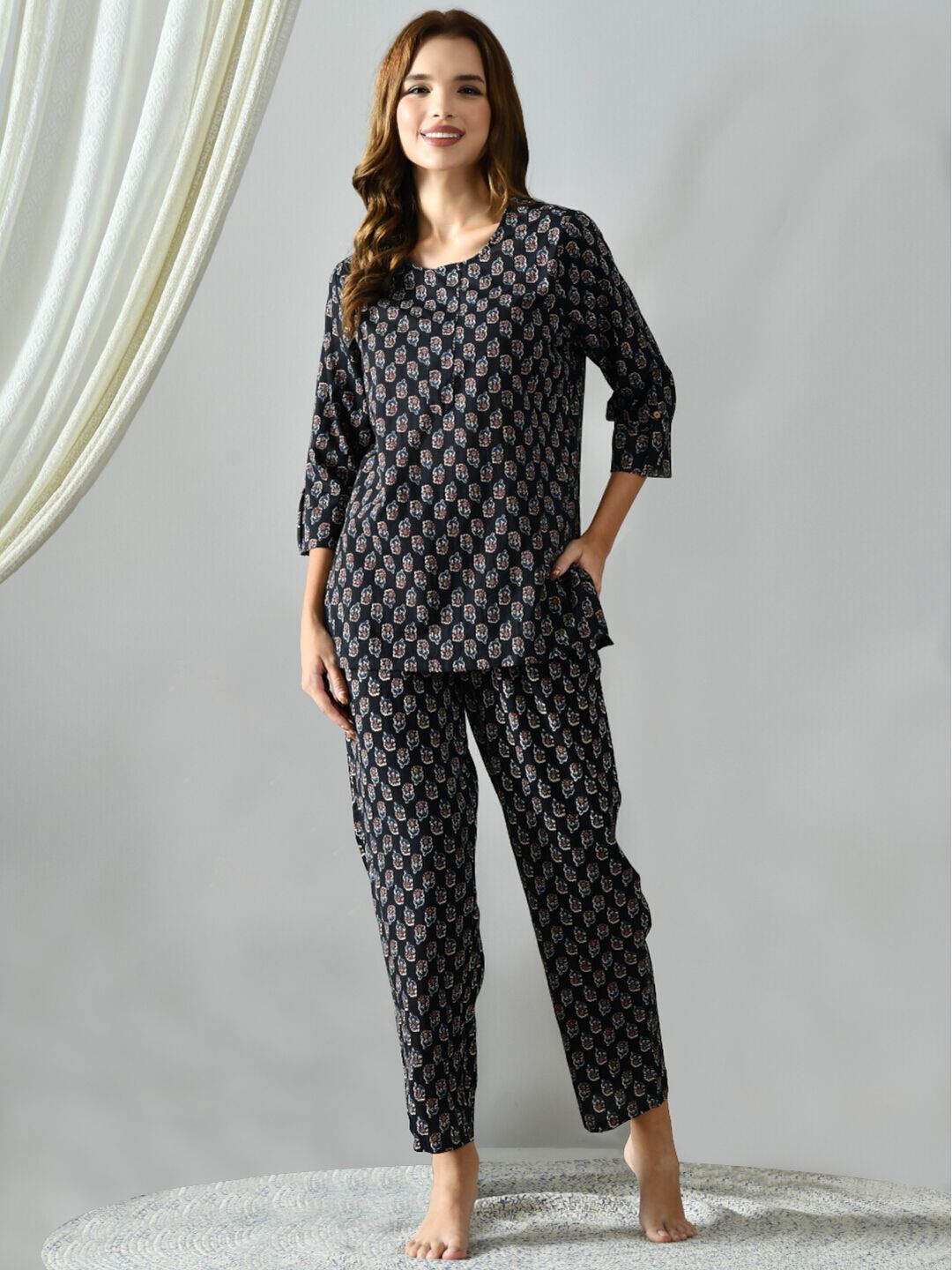 Comfortable Black Cotton Sleepwear Set for Women