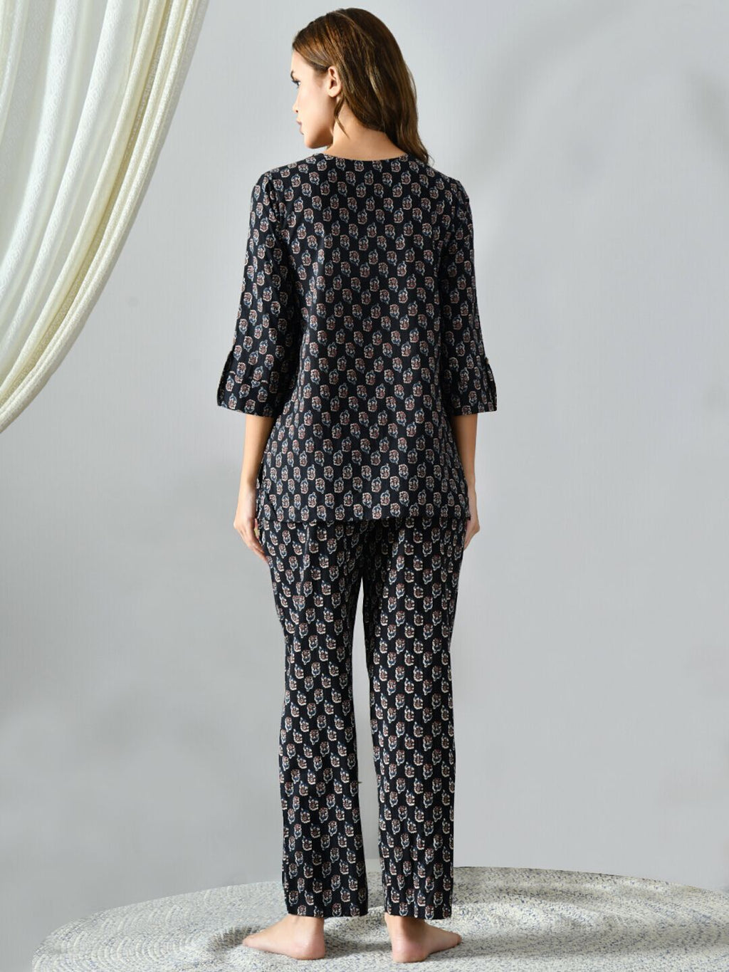Comfortable Black Cotton Sleepwear Set for Women