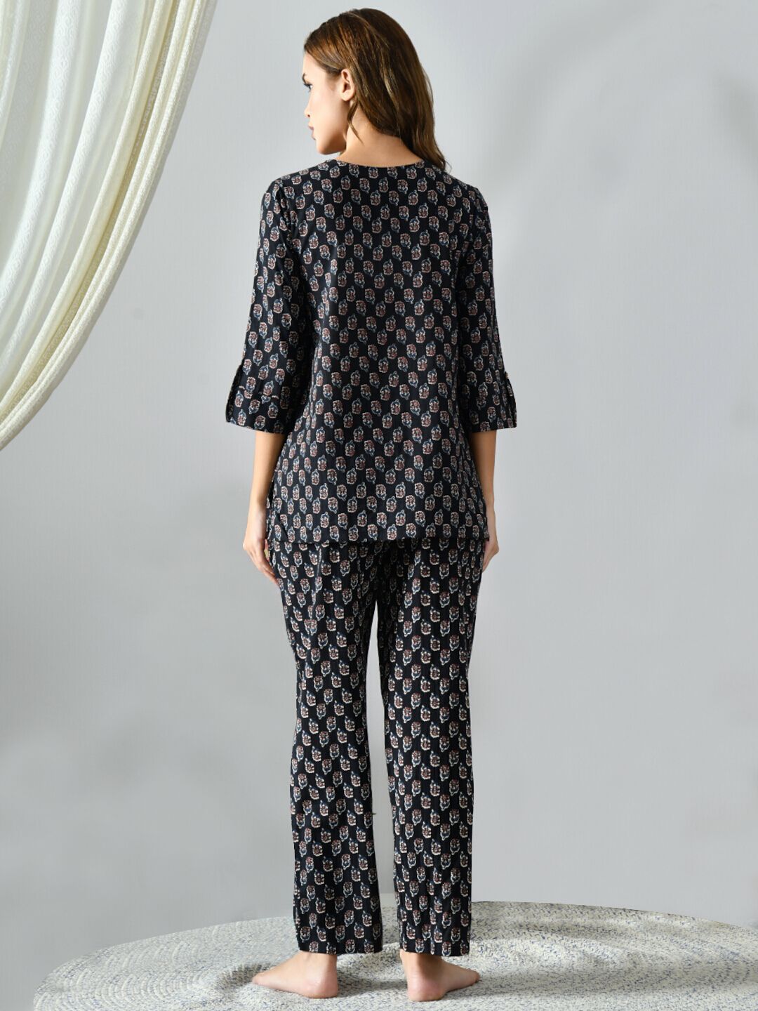 Comfortable Black Cotton Sleepwear Set for Women