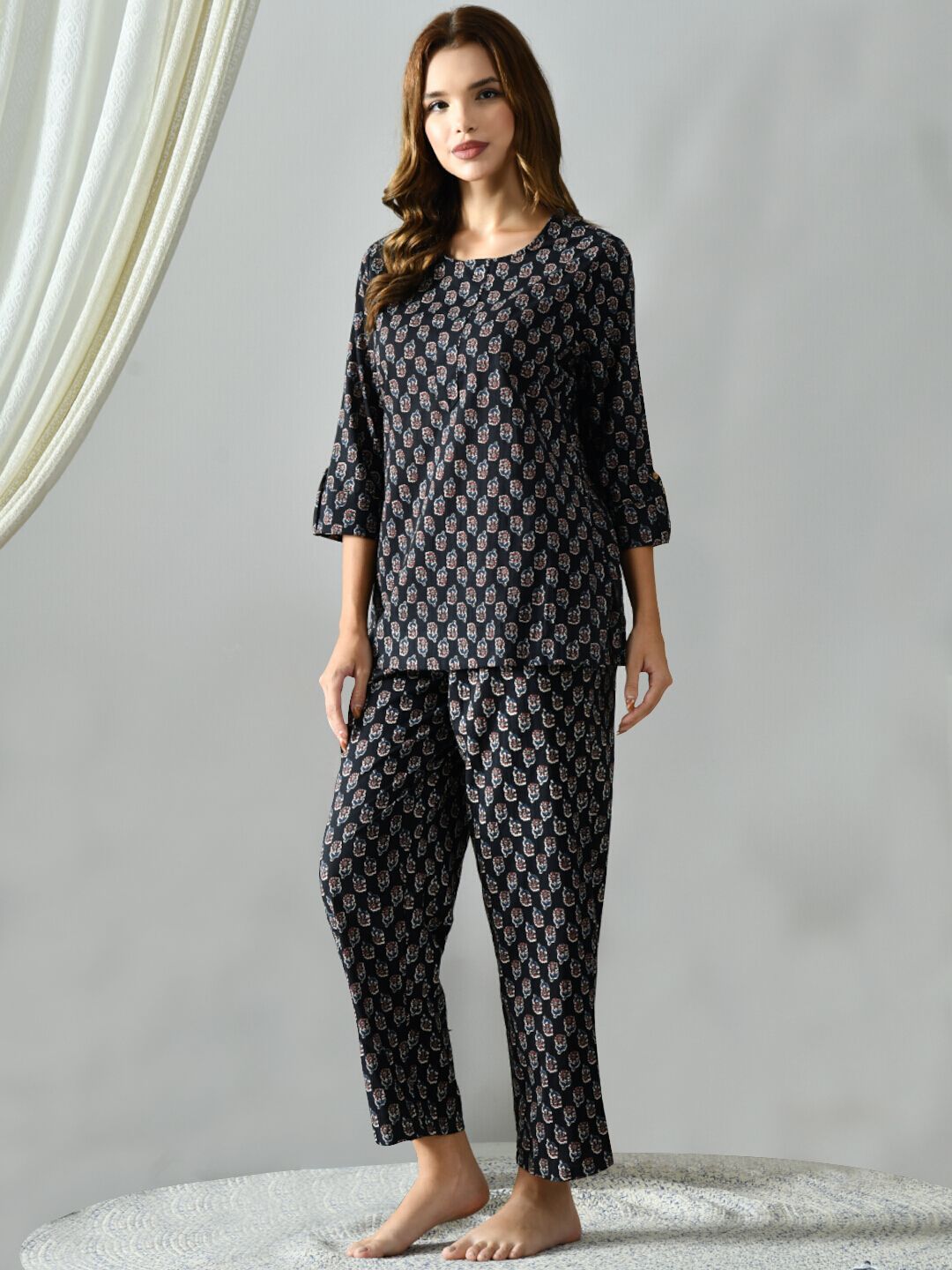 Comfortable Black Cotton Sleepwear Set for Women