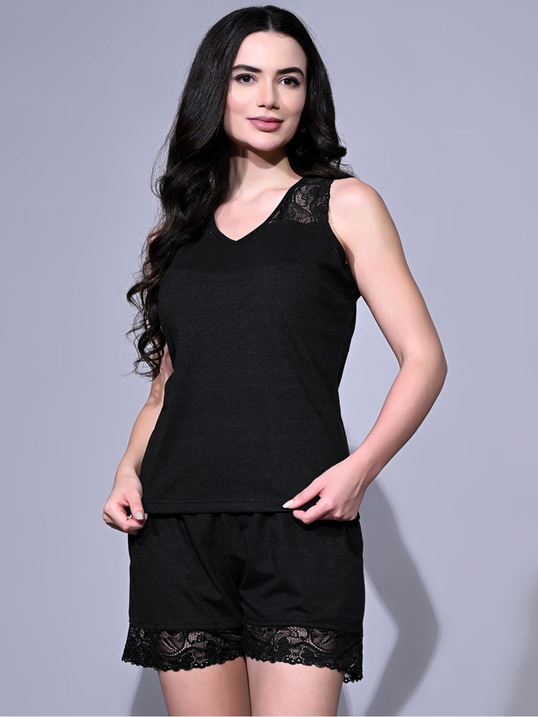 Women's Lace Detailed Top & Shorts Nightwear