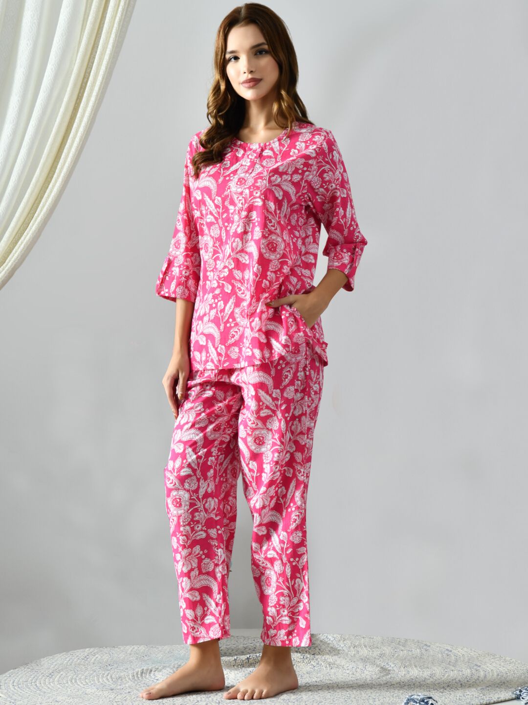 Comfortable Pink Cotton Sleepwear Set for Women